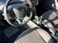 Usado Peugeot 2008 Access 82 CV (60 kW) 2016 Gris / plata SUV