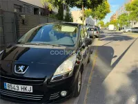 Usado Peugeot 5008 Active 112 CV (82 kW) 2012 Negro Monovolumen