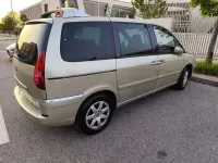 Usado Peugeot 807 136 CV (100 kW) 2008 Beige Monovolumen