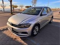 Usado VW Polo Advance 95 CV (69 kW) 2018 Gris / plata Berlina