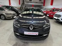 Usado Renault Mégane III Bose Edition 130 CV (95 kW) 2015 Gris / plata Berlina