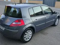 Usado Renault Mégane Dynamique 130 CV (95 kW) 2006 Gris claro