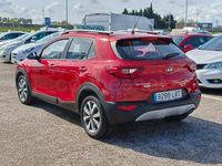 Usado Kia Stonic 100 CV (73 kW) 2021 Rojo SUV