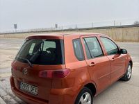 Usado Mazda 2 Active 68 CV (50 kW) 2005 Naranja Utilitario