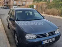 Usado VW Golf IV Highline 115 CV (84 kW) 2000 Gris / plata Berlina