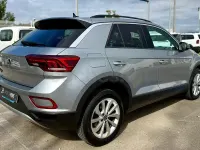 Usado VW T-Roc Life 110 CV (80 kW) 2024 Gris / plata SUV