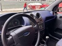 Usado Ford Fiesta Ambiente 69 CV (50 kW) 2006 Gris Utilitario