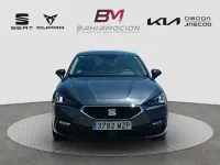 Usado Seat Leon Style 116 CV (85 kW) 2025 Gris / plata Berlina