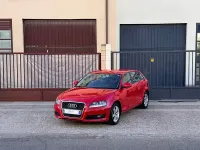 Usado Audi A3 Sportback Attraction 105 CV (77 kW) 2010 Rojo Utilitario