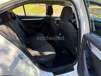 Usado Skoda Octavia Active 105 CV (77 kW) 2014 Blanco Berlina