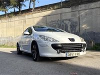 Usado Peugeot 307 CC 110 CV (80 kW) 2007 Blanco Descapotable
