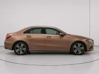 Usado Mercedes A180 116 CV (85 kW) 2022 Amarillo Berlina