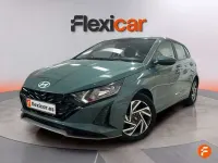 Usado Hyundai i20 101 CV (74 kW) 2024 Verde Utilitario