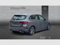 Usado Mercedes B200 AMG line 150 CV (110 kW) 2025 Gris montaña magno (manufaktur) Monovolumen