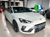 Usado Cupra Leon 150 CV (110 kW) 2025 Gris / plata Berlina