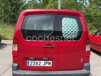 Usado Peugeot Partner Tepee Access 100 CV (73 kW) 2016 Rojo Monovolumen