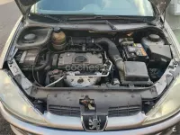 Usado Peugeot 206 75 CV (55 kW) 2003 Gris / plata Berlina