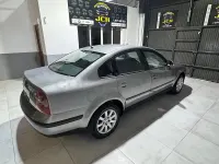 Usado VW Passat Comfortline 130 CV (95 kW) 2004 Gris / plata Berlina