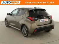 Usado Toyota Yaris Style 116 CV (85 kW) 2024 Verde Utilitario