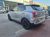 Usado Ssangyong (KGM) Tivoli Limited 115 CV (84 kW) 2017 Gris / plata SUV