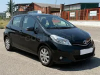 Usado Toyota Yaris City 69 CV (50 kW) 2012 Negro Utilitario