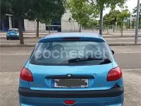Usado Peugeot 206 70 CV (51 kW) 1999 Azul Utilitario