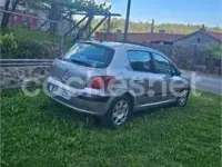 Usado Peugeot 307 90 CV (66 kW) 2003 Gris / plata Berlina