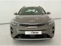 Usado Kia Stonic 84 CV (61 kW) 2023 Gris / plata SUV