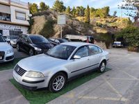 Usado VW Passat Edition 101 CV (74 kW) 2003 Gris / plata Familiar