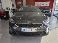 Usado Kia Ceed 136 CV (100 kW) 2021 Negro Utilitario