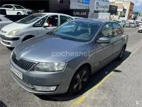 Usado Skoda Rapid Active 105 CV (77 kW) 2014 Gris / plata Utilitario