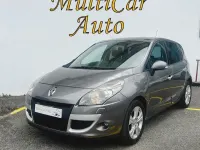 Usado Renault Scénic Dynamique 130 CV (95 kW) 2010 Gris / plata Monovolumen