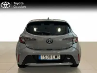 Usado Toyota Corolla Active 122 CV (89 kW) 2022 Gris / plata Berlina
