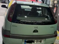 Usado Opel Corsa Club 58 CV (42 kW) 2001 Verde Utilitario