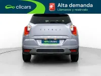 Usado SsangYong Tivoli 163 CV (119 kW) 2024 Gris / plata SUV