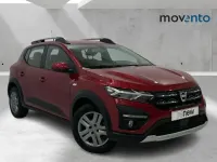 Usado Dacia Sandero Comfort 91 CV (66 kW) 2022 Rojo Berlina