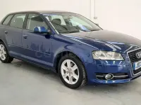 Usado Audi A3 Sportback Attraction 105 CV (77 kW) 2011 Azul Utilitario