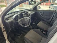 Usado Opel Corsa 70 CV (51 kW) 2005 Blanco Utilitario