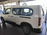 Usado Peugeot e-Rifter Allure 100 kW (136 CV) 2023 Epr blanc icy Monovolumen