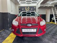 Usado Ford Focus Trend 95 CV (69 kW) 2012 Rojo Berlina