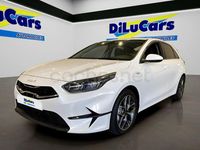 Begagnad Kia Ceed 120 HK (88 kW) 2022 Vit Halvkombi