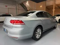 Usado VW Passat Edition 150 CV (110 kW) 2018 Gris / plata Berlina