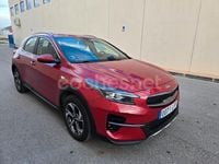 Usado Kia XCeed 136 CV (100 kW) 2021 Granate SUV