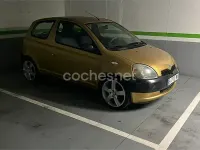 Usado Toyota Yaris Sport 68 CV (50 kW) 2000 Amarillo Berlina