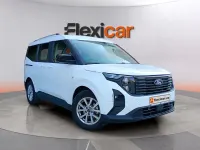 Usado Ford Tourneo Courier Titanium 125 CV (91 kW) 2024 Blanco Monovolumen