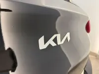 Usado Kia Stonic 84 CV (61 kW) 2022 Negro SUV