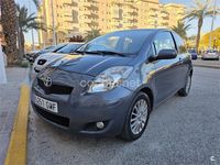 Usado Toyota Yaris 90 CV (66 kW) 2009 Gris / plata Utilitario
