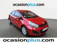 Usado Kia Rio 75 CV (55 kW) 2014 Rojo Utilitario