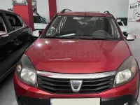 Käytetty Dacia Sandero Stepway 90 HP (66 kW) 2012 Punainen Sedan