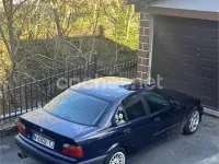 Usado BMW 320 150 CV (110 kW) 1996 Azul Berlina